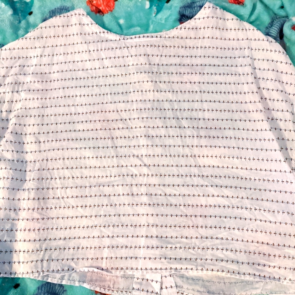 Adorable Cropped Linen Top Bee 🐝 Print